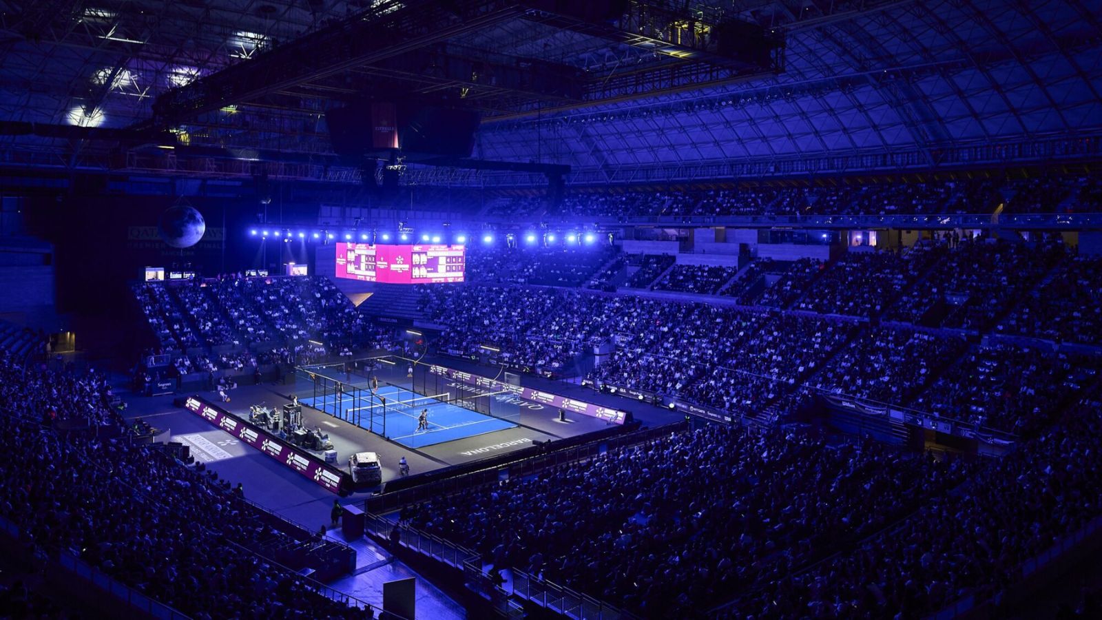 Padel-Court in einem Stadion, Symbolbild für den Turnierblock im Spätsommer 2026