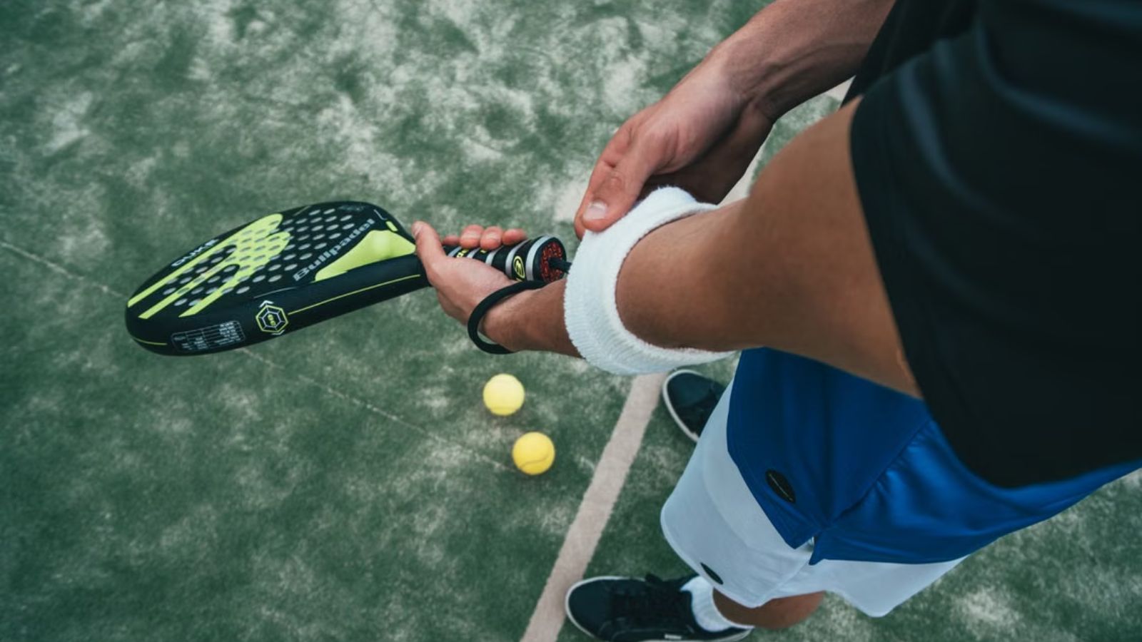 Padel-Regeln einfach erklärt: Zählweise, Aufschlag & Wände